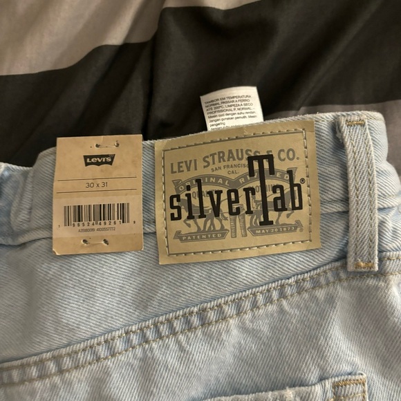 Silver Tab Levi’s ‘94 Baggy Jeans Butt Rip - Picture 3 of 5